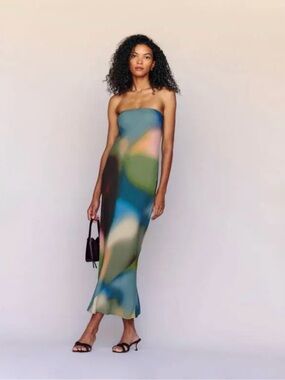 NWT Reformation Joanna Dress in Blur